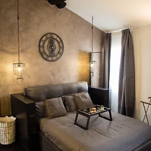 industrial-apartment-near-duomo.italymilanhotels.net/